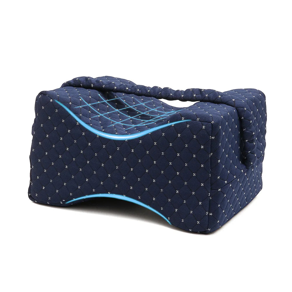Coussin pour genoux avec sangles en mousse à mémoire de forme pour dormeurs sur le côté.